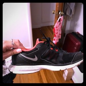 Nike Tennis Shoes - Amazing condition